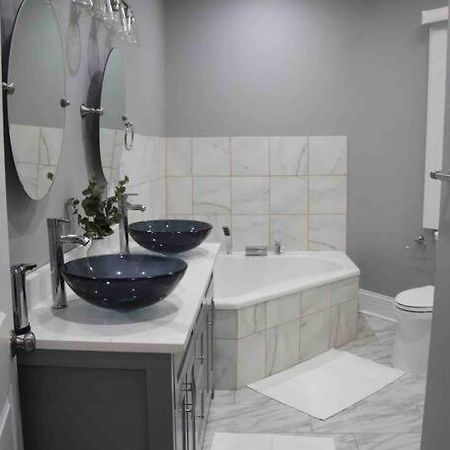 Upscale Apartment Westside Of Chicago Exteriör bild