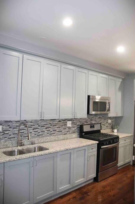 Upscale Apartment Westside Of Chicago Exteriör bild