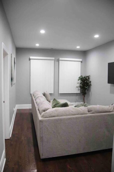 Upscale Apartment Westside Of Chicago Exteriör bild